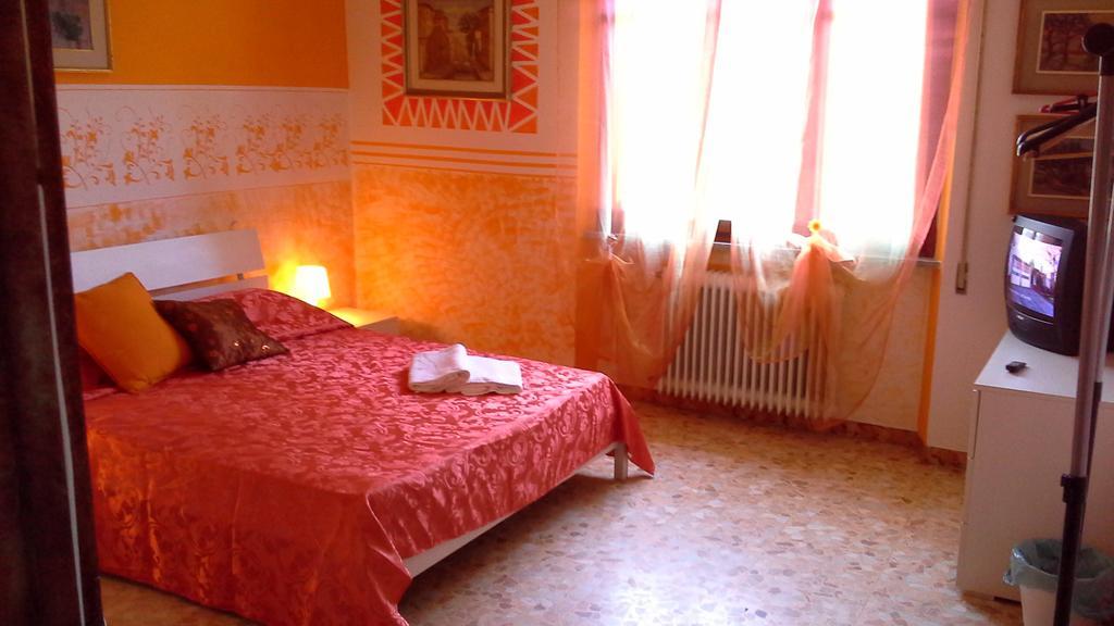 Tropical Bed&Breakfast Lucca Bagian luar foto
