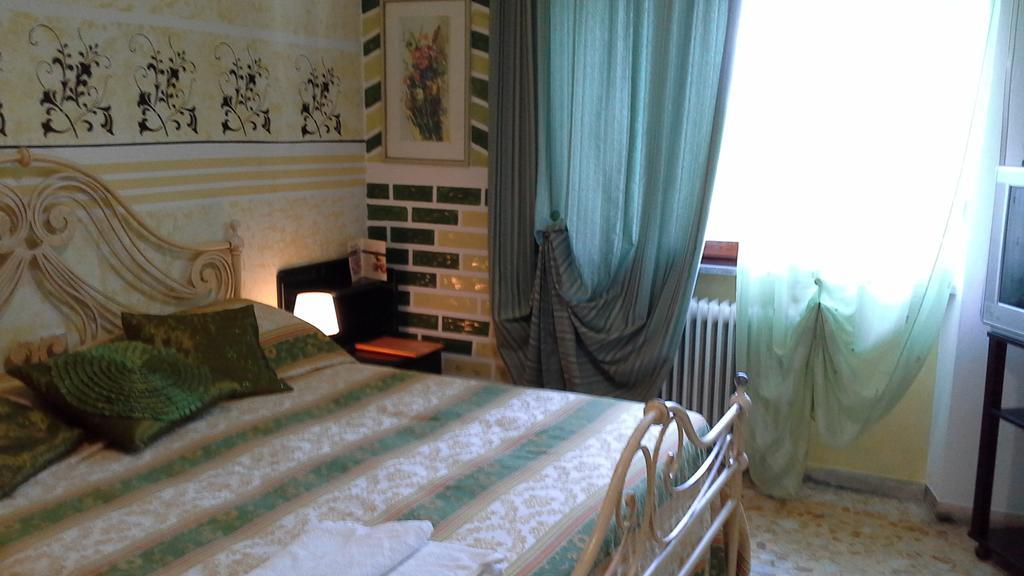 Tropical Bed&Breakfast Lucca Bagian luar foto