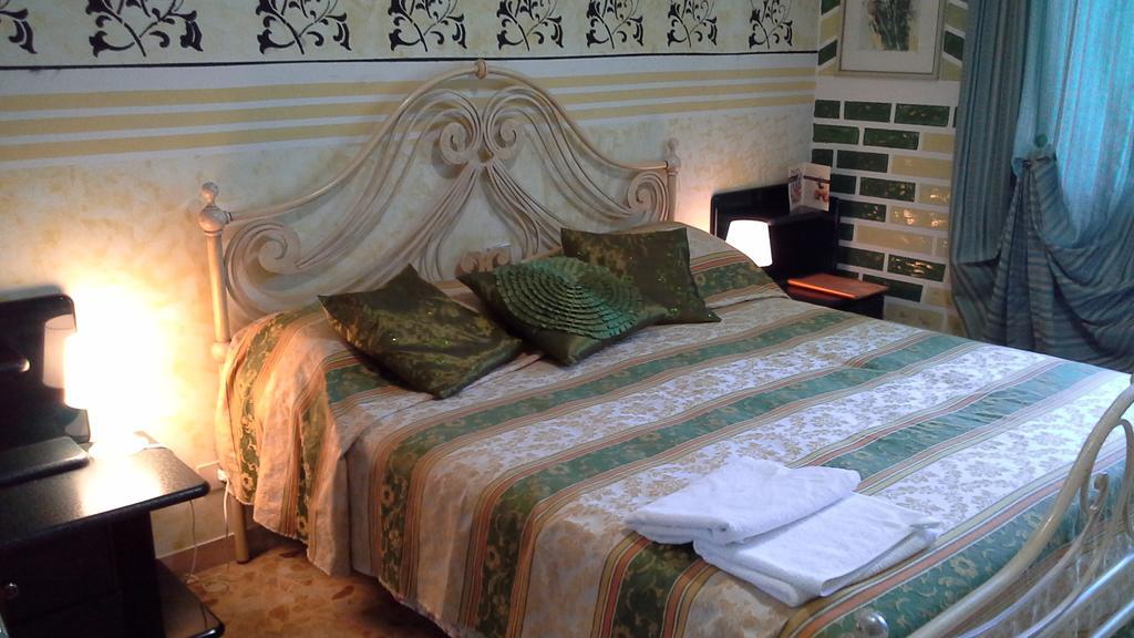 Tropical Bed&Breakfast Lucca Bagian luar foto
