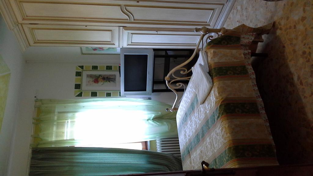 Tropical Bed&Breakfast Lucca Bagian luar foto