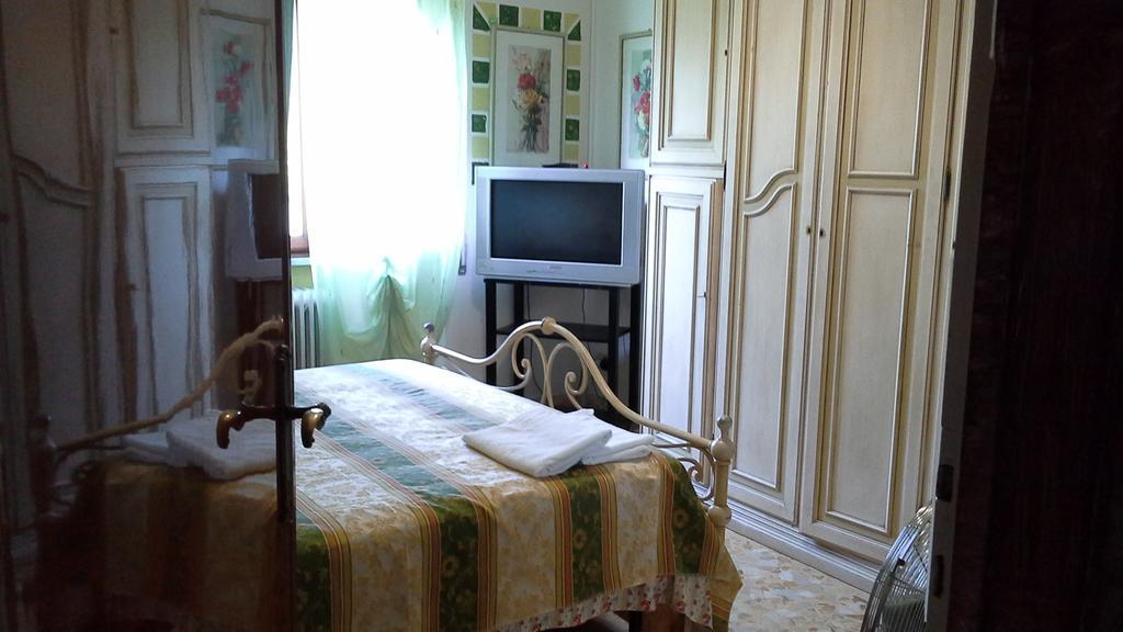 Tropical Bed&Breakfast Lucca Bagian luar foto